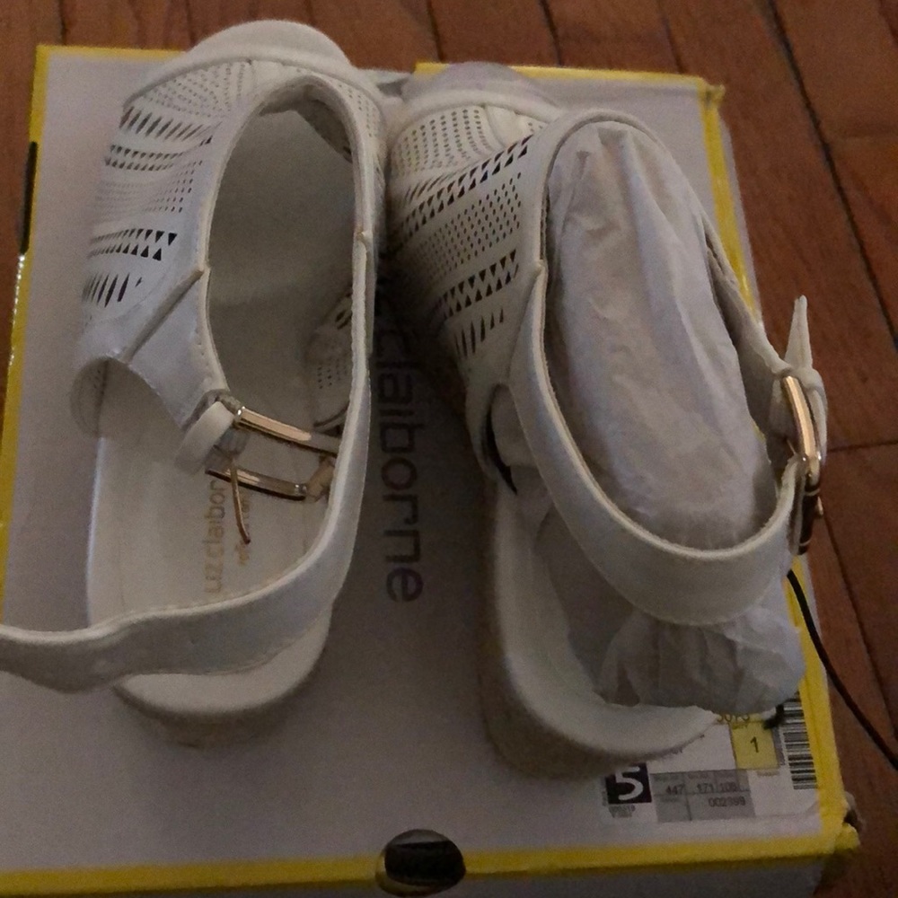 NEVER WORN